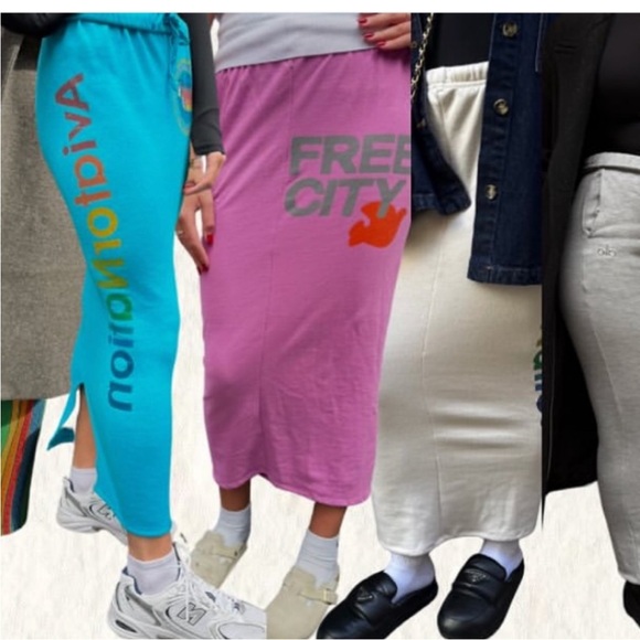 freecity Women´s Vibrant Pink Pencil Skirt